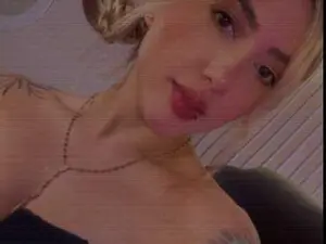 EveBenson  live sex cam