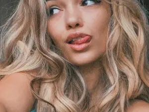 BelleM  live sex cam