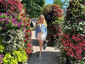 Honey_Lilly_  live sex cam
