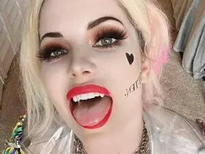 TradGothWife  live sex cam