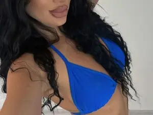 BellaDiamond  live sex cam