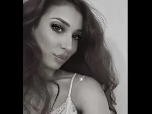 Reyann  live sex cam