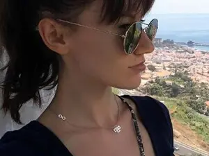 Ridiculousa  live sex cam