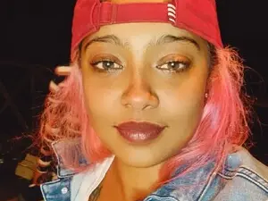 Tattedbrownie  live sex cam