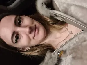 MiniSweetKt  live sex cam