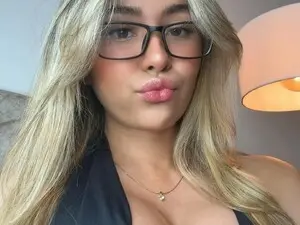 Misslatin  live sex cam