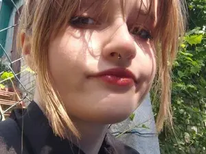 Minty_daze  live sex cam