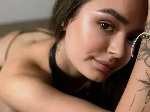 EvaRaider  live sex cam