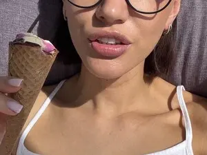 HotDoll19  live sex cam