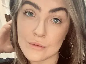 SugarLuxeXO  live sex cam