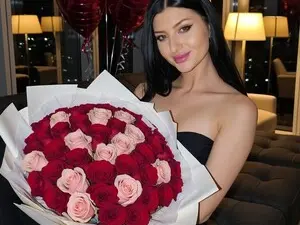 Ali_yv  live sex cam