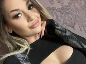 KarinaDoll  live sex cam