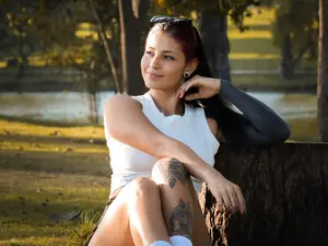 Nina_blackk  live sex cam