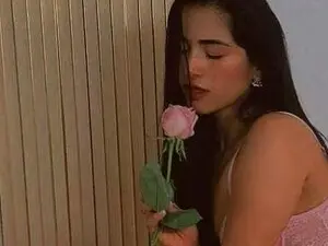 Thayssa_ross  live sex cam