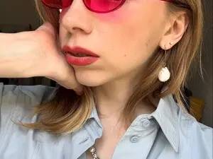 Anna__darko  live sex cam
