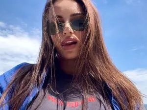 YourMissMasha  live sex cam