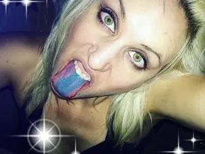 Sparkle_Pinup  live sex cam