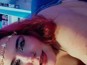 CamilleTurn18  live sex cam