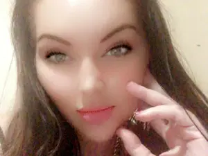 LouisaAmbers  live sex cam