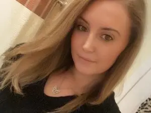 Girlnxtdoor7  live sex cam