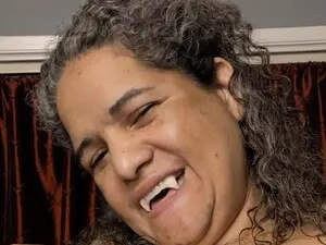 InnaBathory  live sex cam