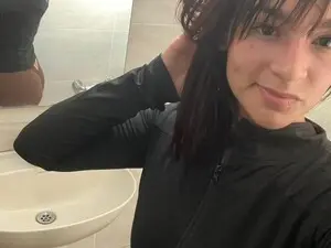 Bella_Rouse9  live sex cam