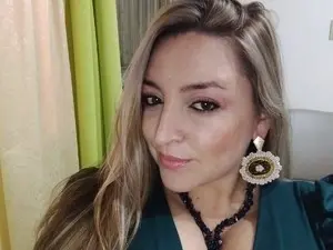 Valeryadiaz  live sex cam