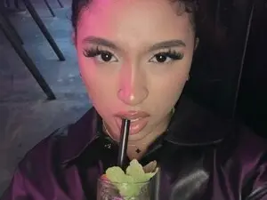 Aurora_eilish  live sex cam