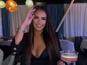 Alma_Luv  live sex cam