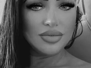 Assyaa  live sex cam