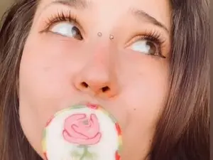 Alien4twenty  live sex cam