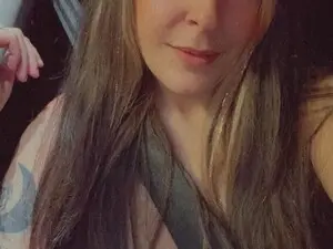 Violetskyesxx  live sex cam