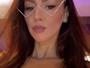 BritneyDivine  live sex cam