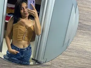DanielaLatin  live sex cam