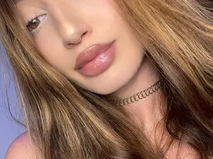 Mia_katerina  live sex cam