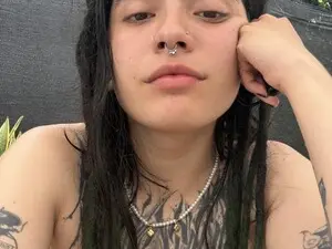 NinaSawyers  live sex cam