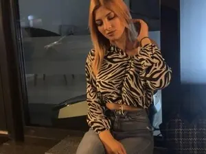 LovelyMia  live sex cam