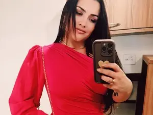 Milfdoll4you  live sex cam