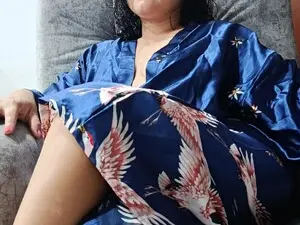 YessMellie  live sex cam