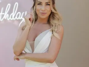 GirlPleasure  live sex cam