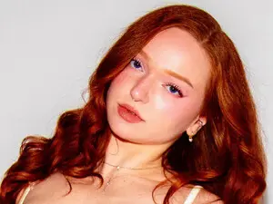 Fiona  live sex cam