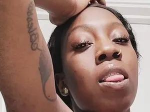 QueenZLa  live sex cam
