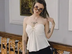 PlayfulDaisy  live sex cam