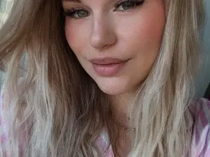 DOMINICA_MINI  live sex cam