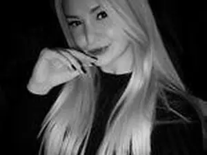 WickedJolie  live sex cam