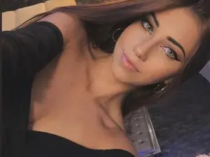 ChantalBlair  live sex cam