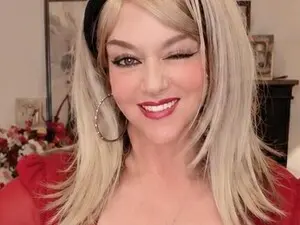 SexyMilfJen  live sex cam