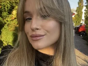 SophieeDee  live sex cam