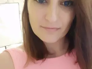 FoxxyFaye  live sex cam