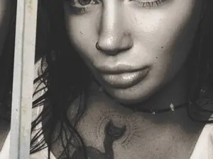 LessaHost  live sex cam